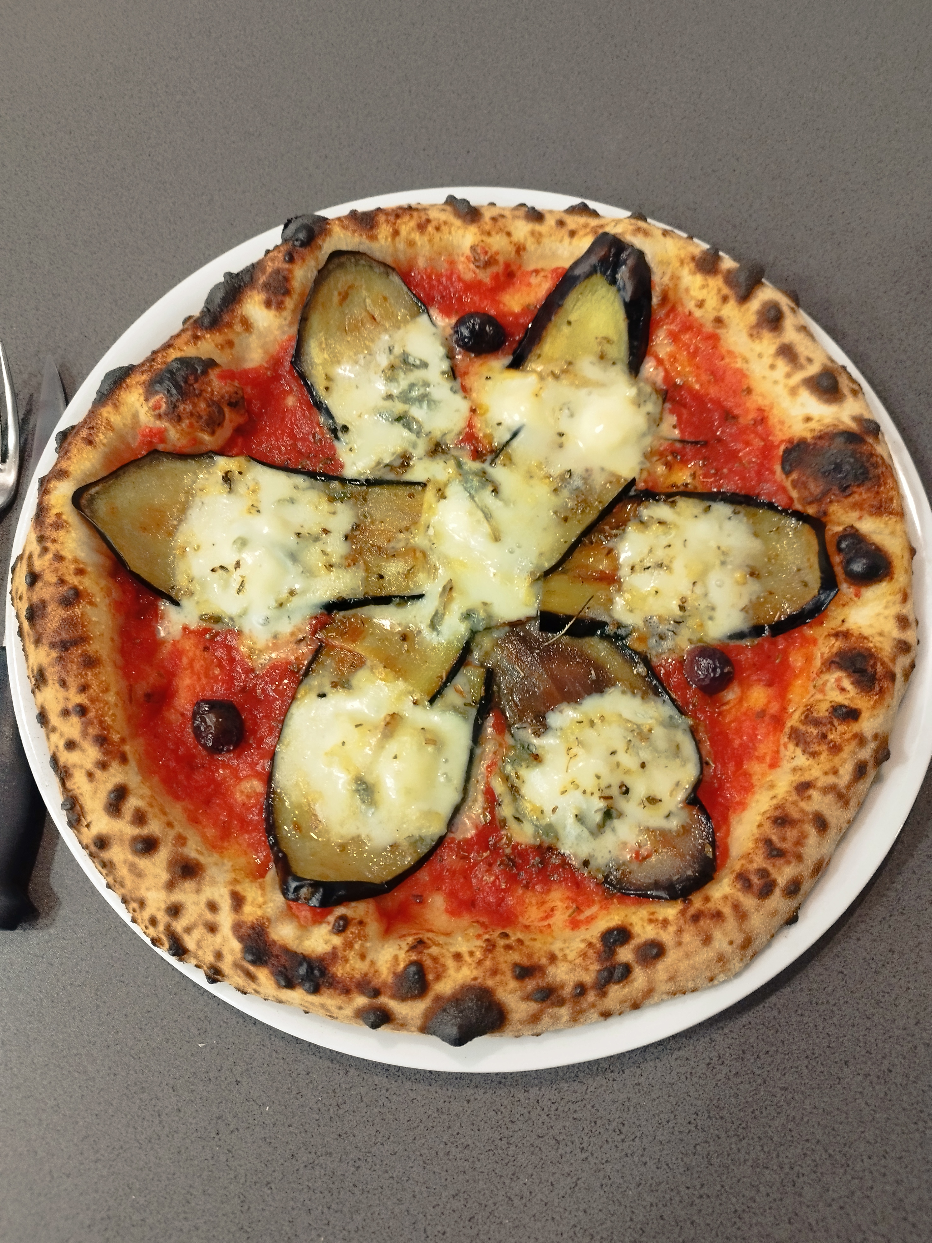 Pizza tomate confite